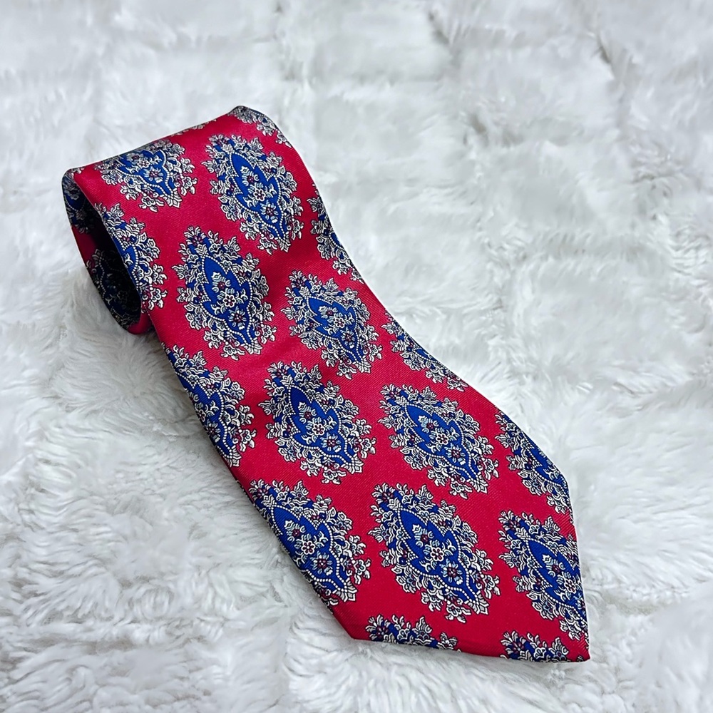 Vintage Christian Dior Italian Silk Neck Tie 
Fabric‎ Woven in Italy Made in USA